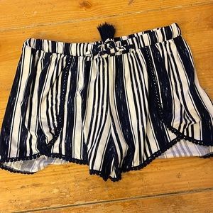 Dress up or dress down Derek Heart shorts